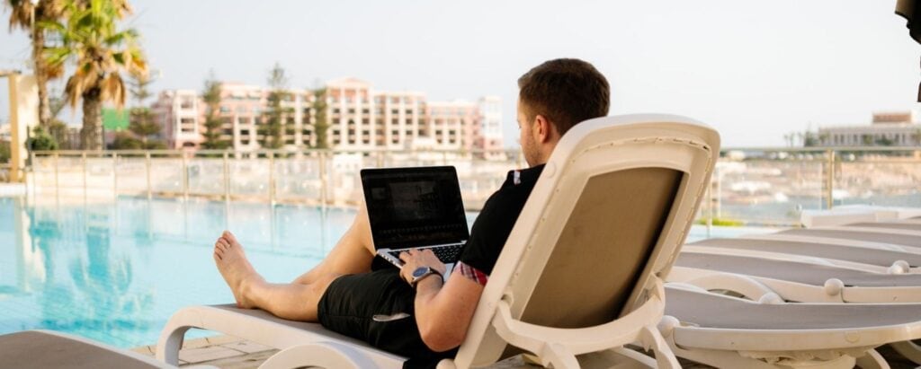 Why Become a Digital Nomad?